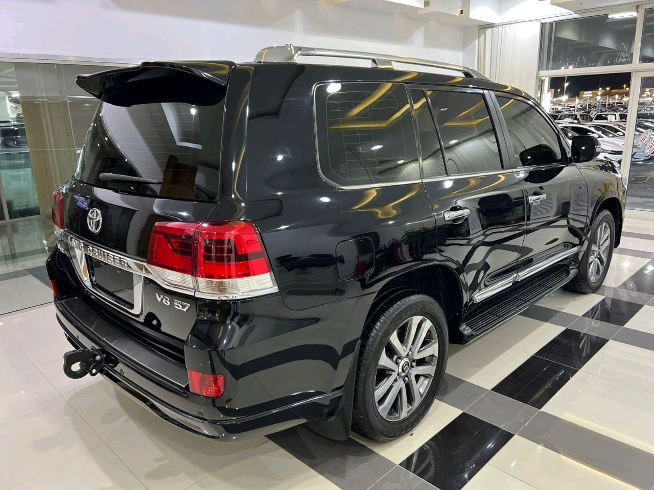 Toyota Land Cruiser - Image 5