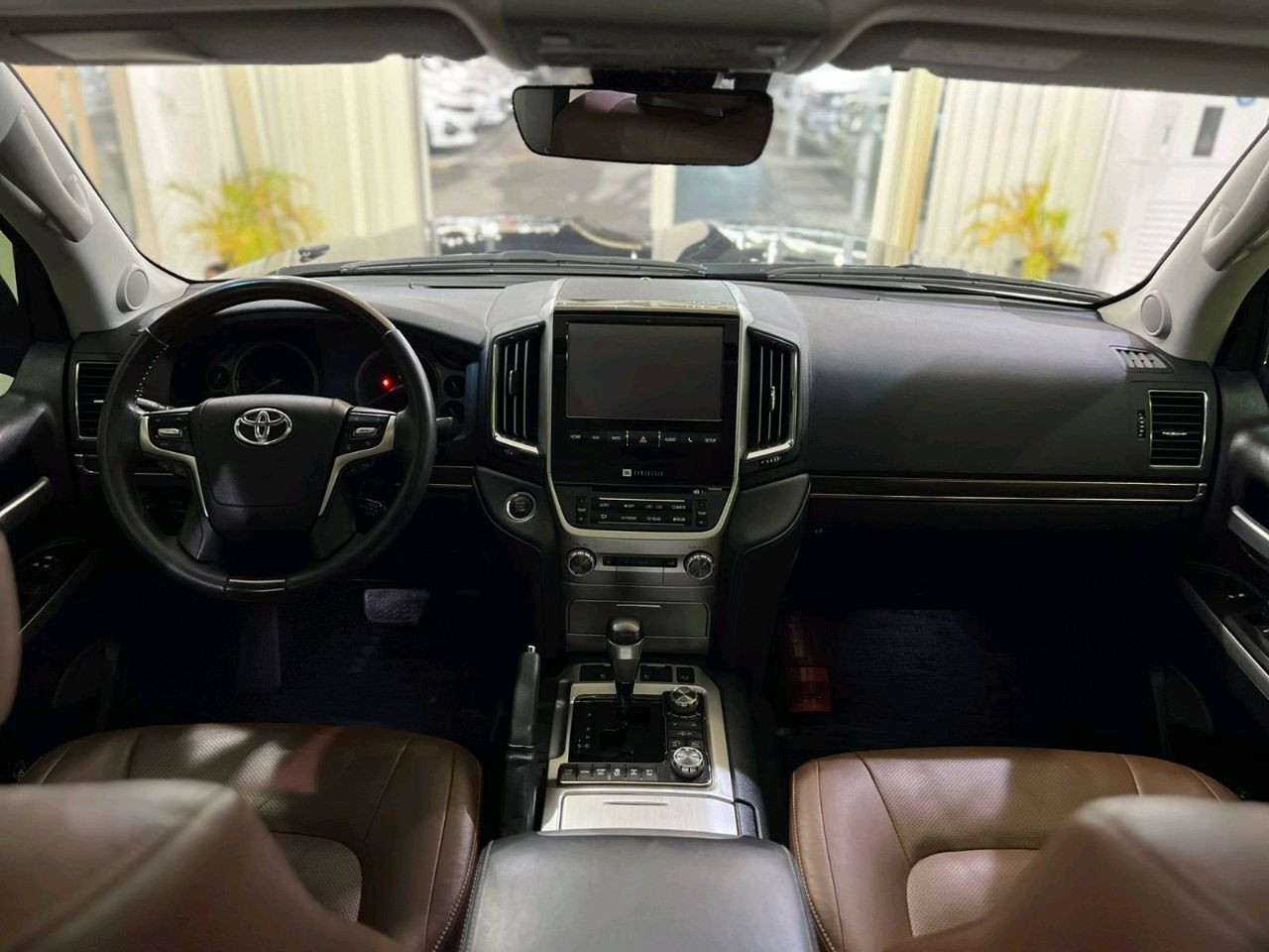 Toyota Land Cruiser - Image 11