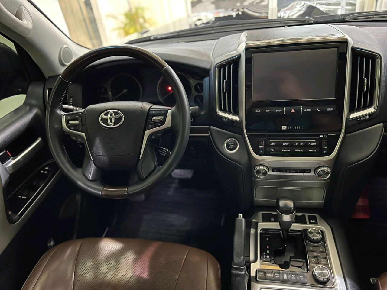 Toyota Land Cruiser - Image 4