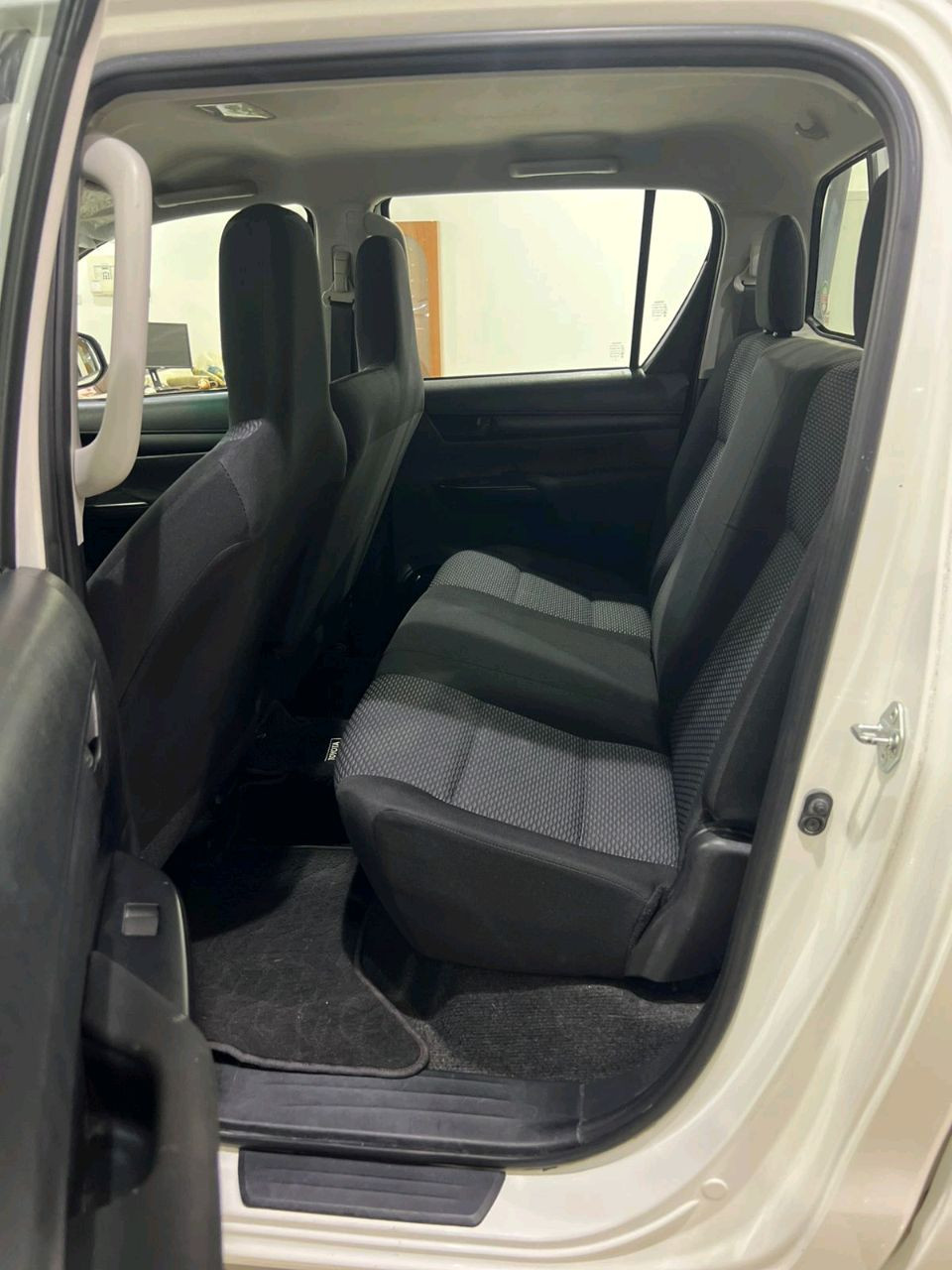 Toyota Hilux - Image 2