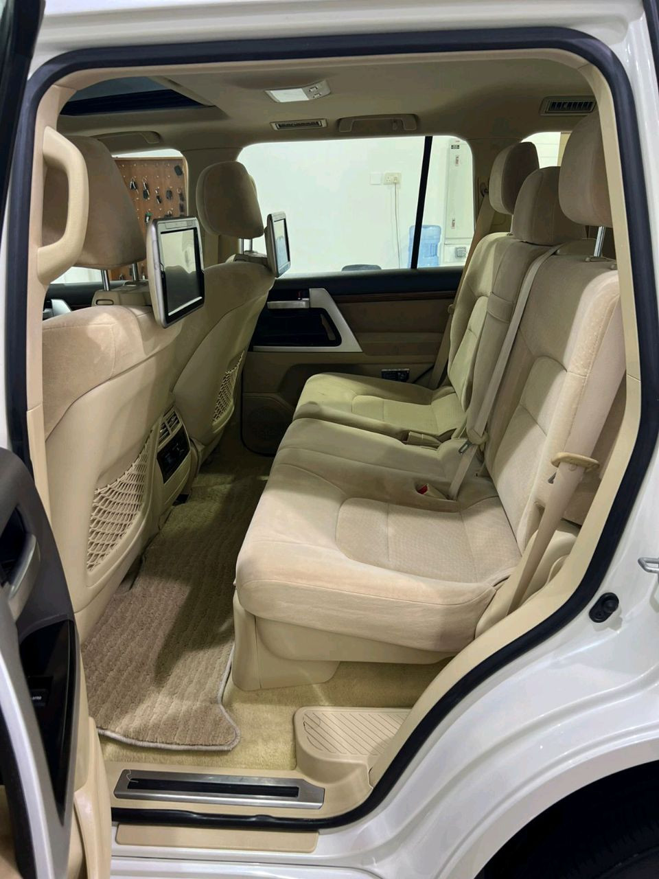 Toyota Land Cruiser - Image 10