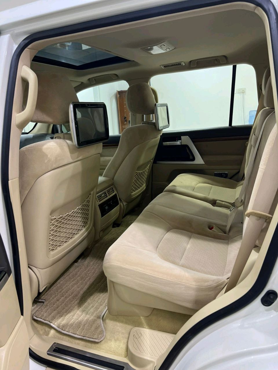 Toyota Land Cruiser - Image 9