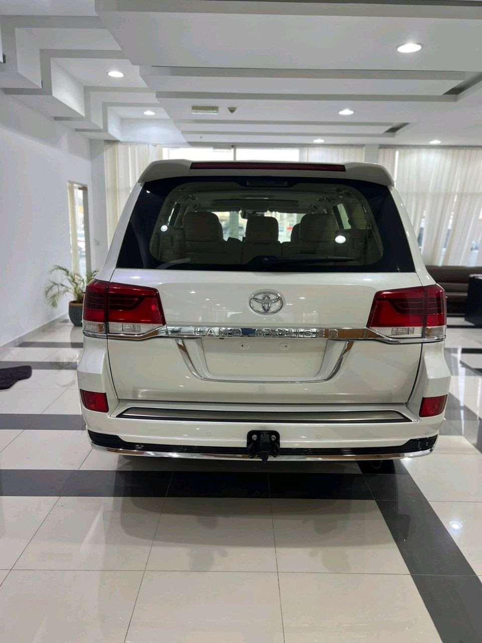 Toyota Land Cruiser - Image 5