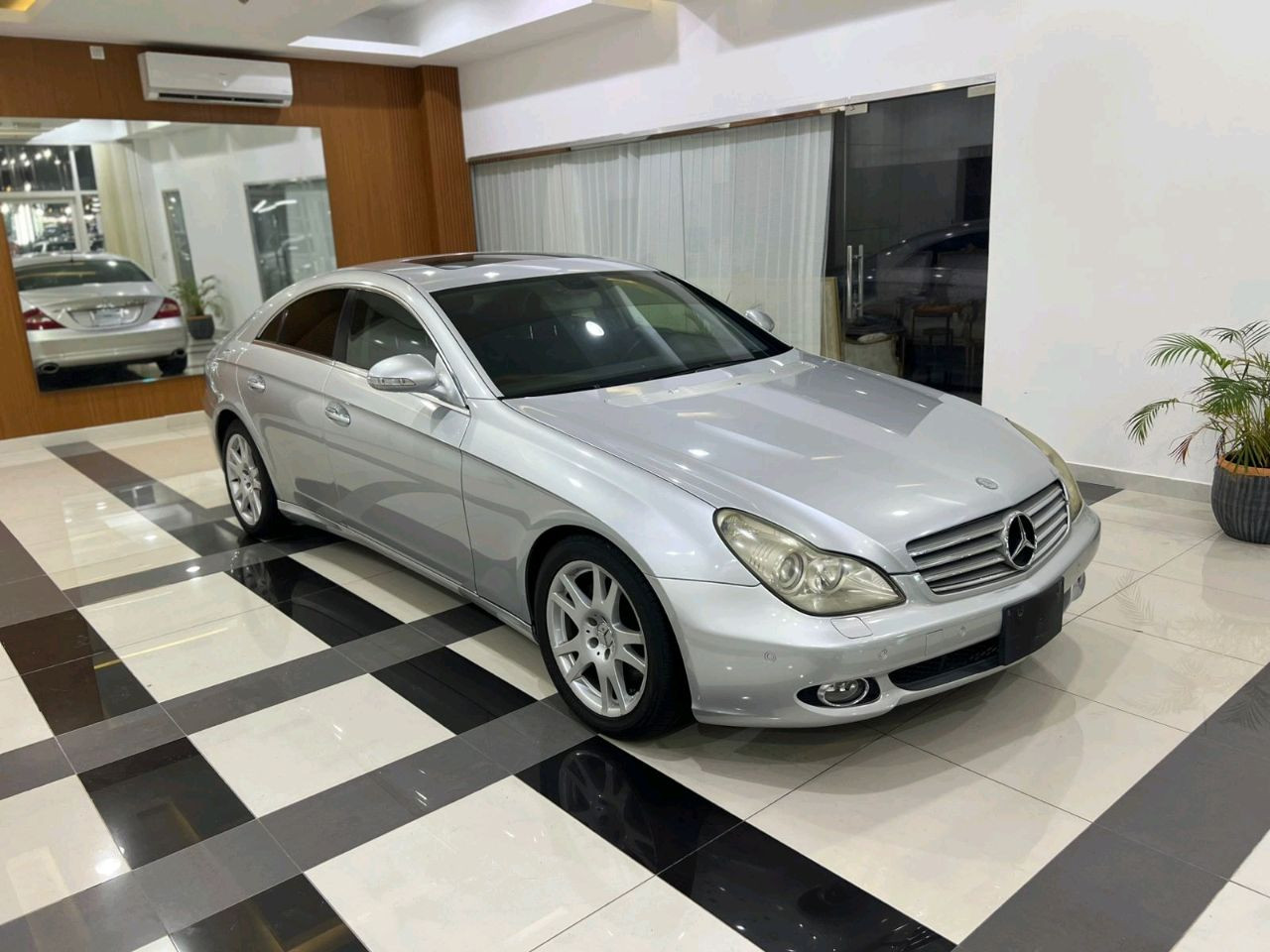 Mercedes Benz CLS-Class - Image 8