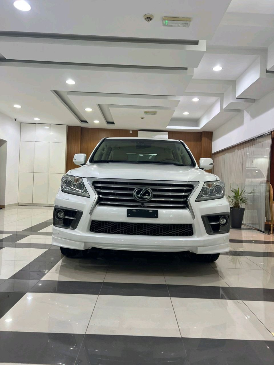 Lexus LX-Series - Image 9