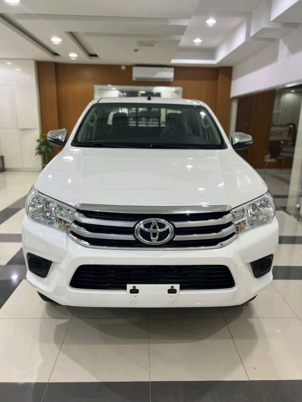 Toyota Hilux - Image 5