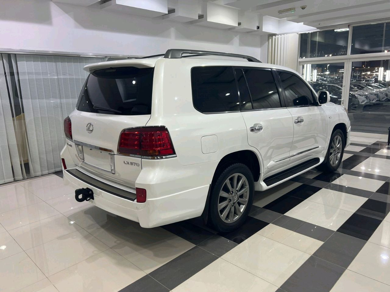 Lexus LX-Series - Image 8