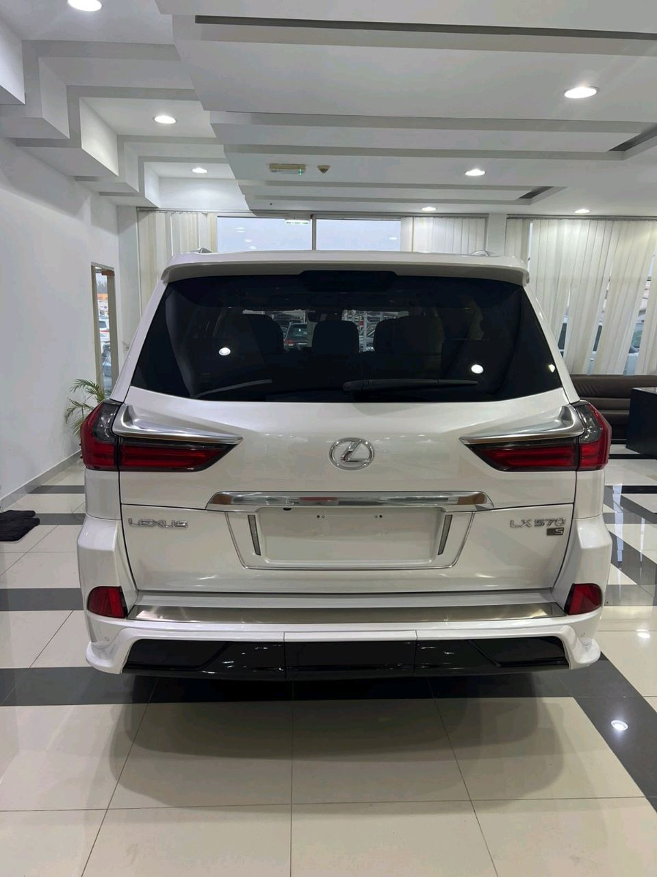 Lexus LX-Series - Image 5