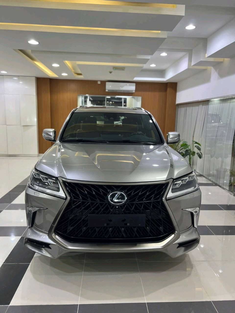 Lexus LX-Series - Image 3
