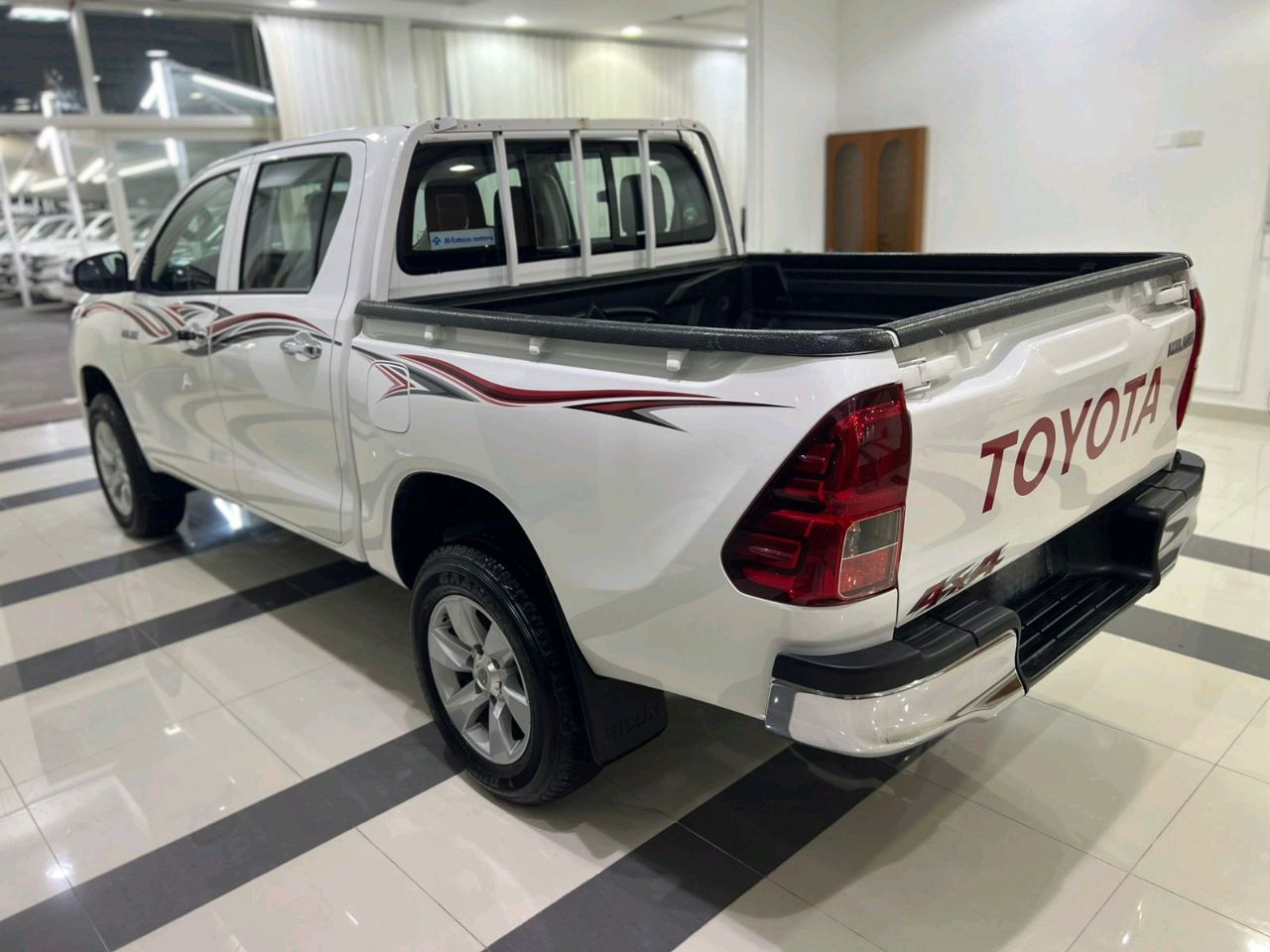Toyota Hilux - Image 7