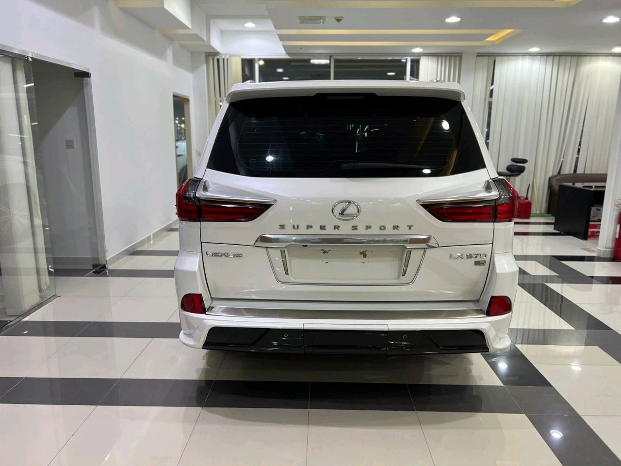 Lexus LX-Series - Image 13