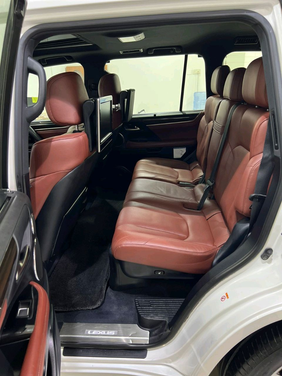 Lexus LX-Series - Image 7
