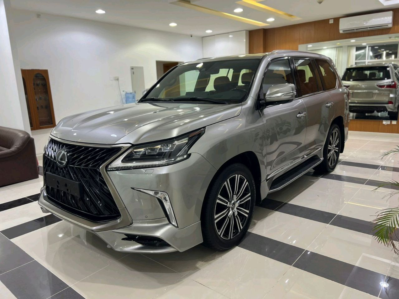 Lexus LX-Series - Image 19