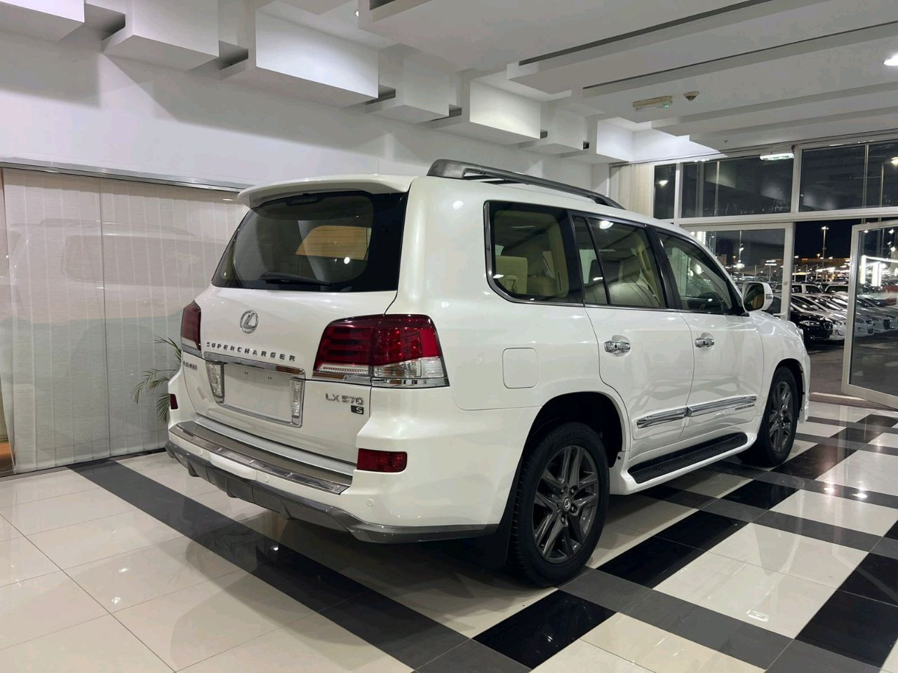 Lexus LX-Series - Image 7