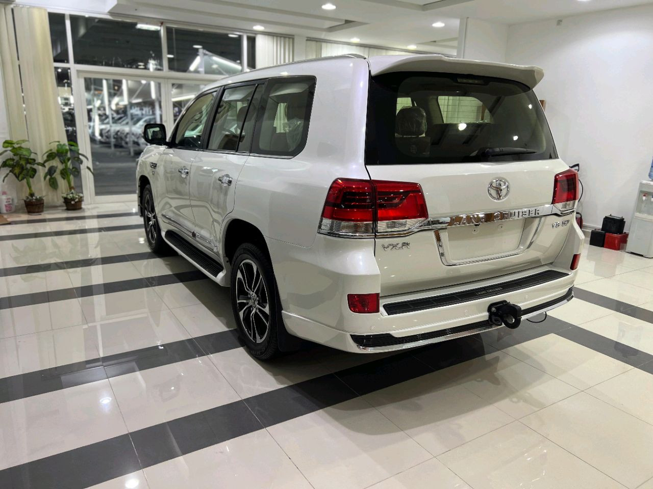 Toyota Land Cruiser - Image 3