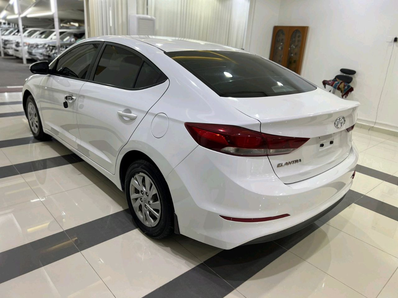 Hyundai Elantra - Image 3