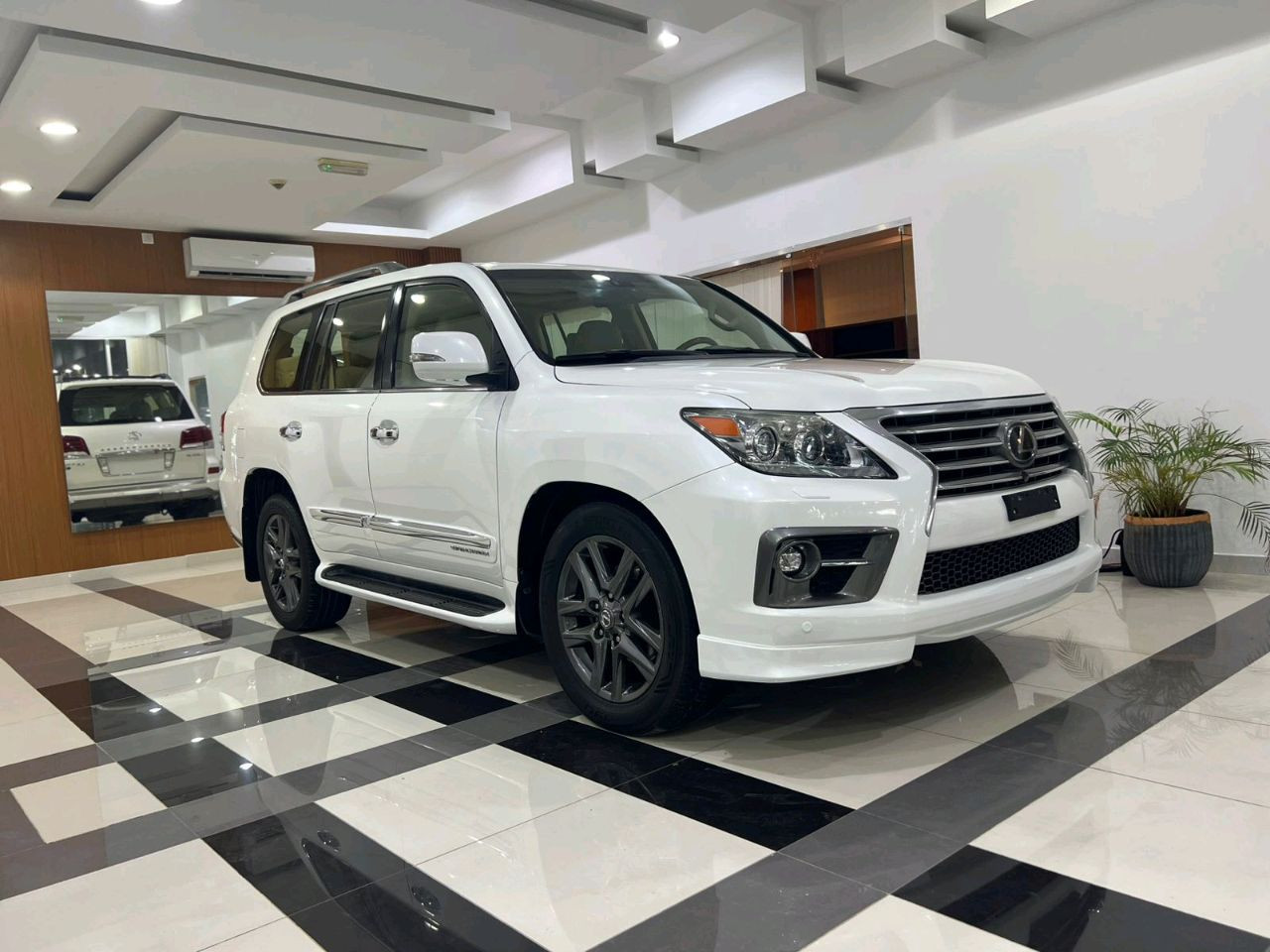 Lexus LX-Series - Image 5