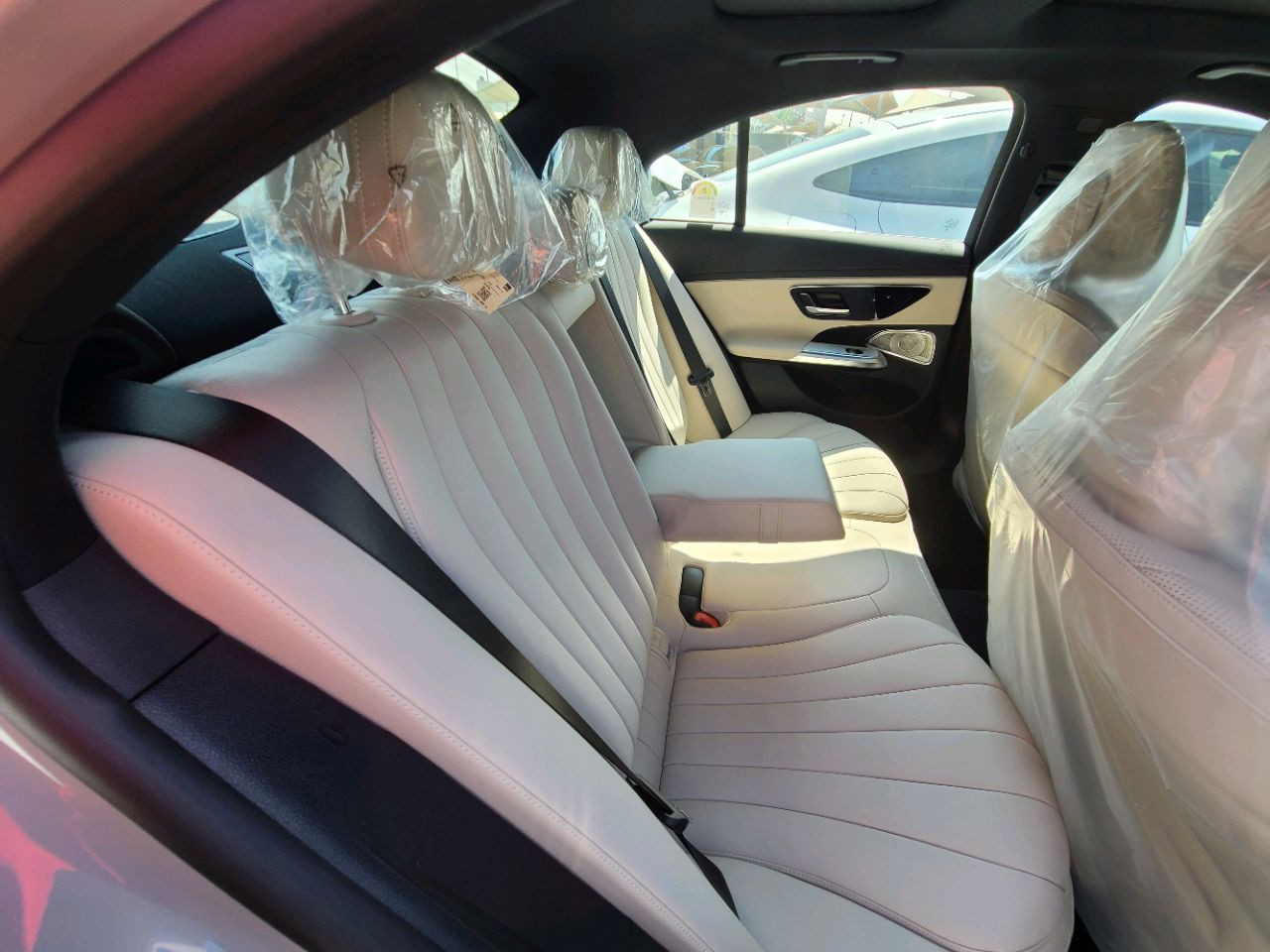 Mercedes Benz E-Class - Image 8