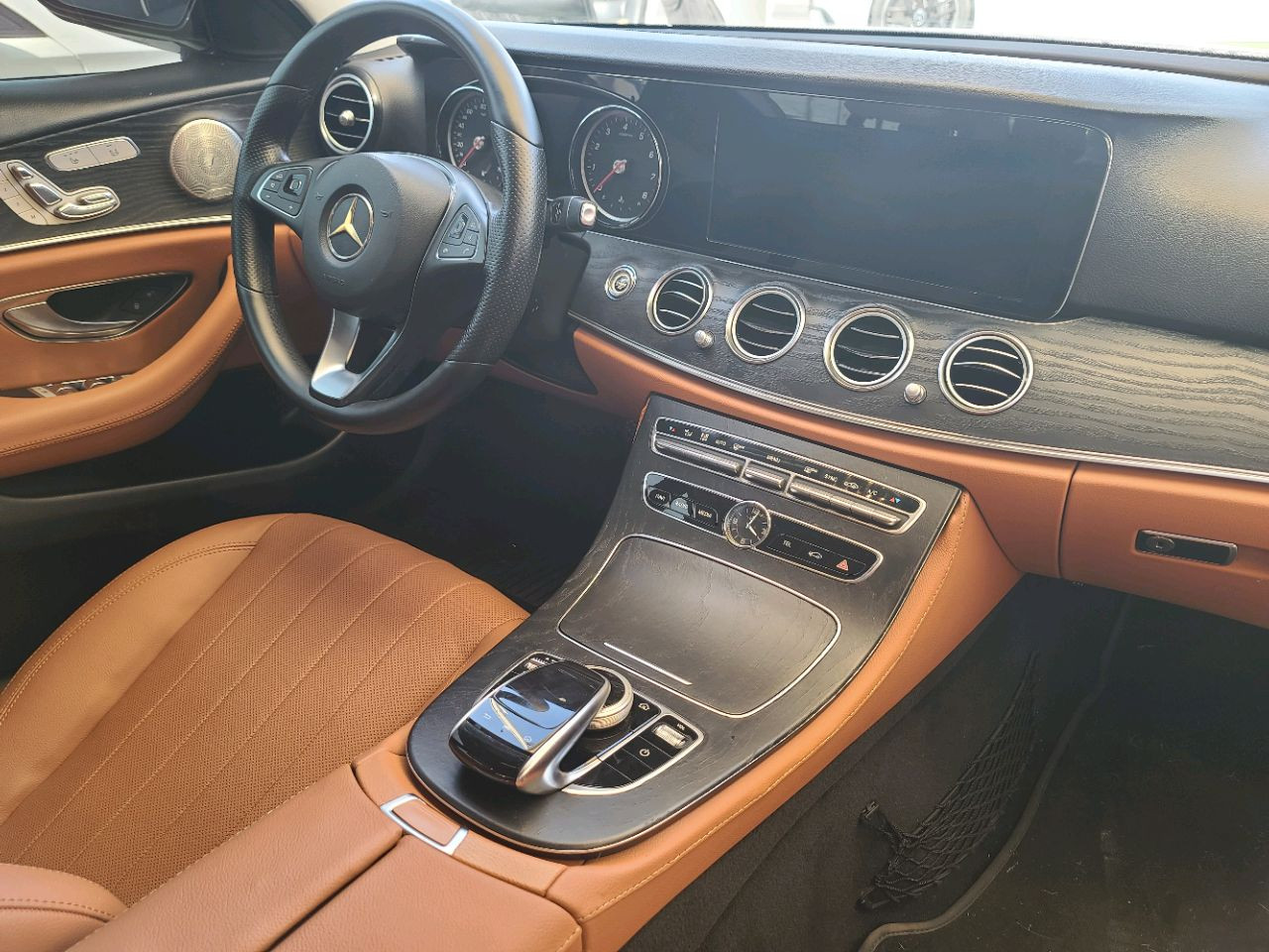 Mercedes Benz E-Class - Image 7