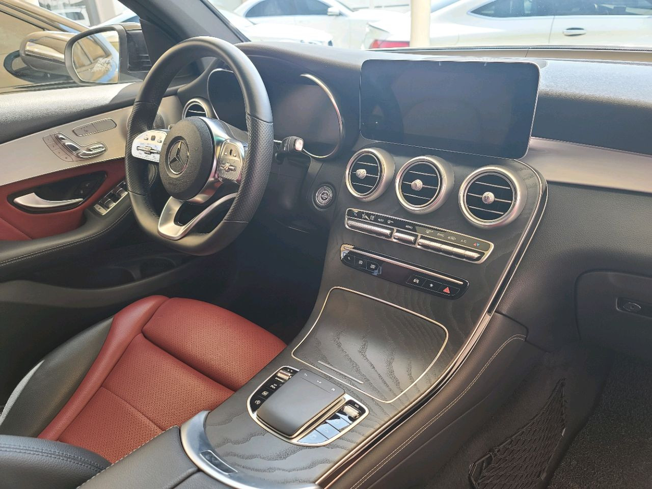 Mercedes Benz GLC - Image 5