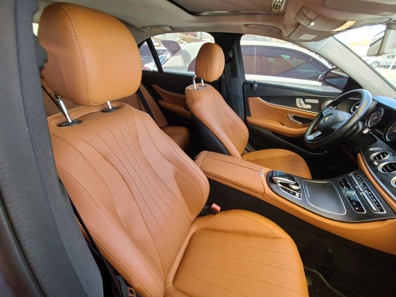 Mercedes Benz E-Class - Image 4