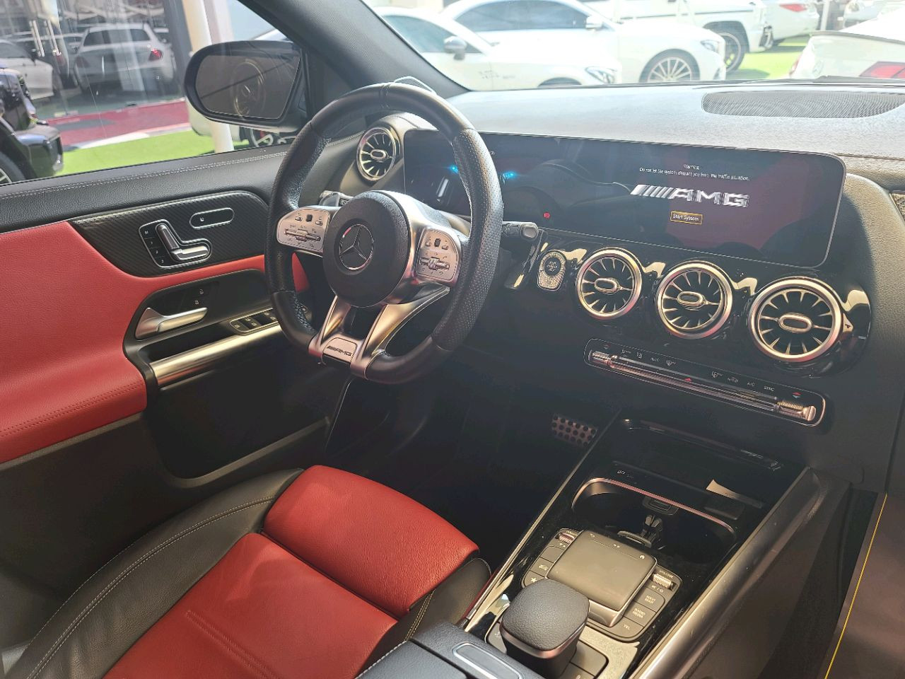 Mercedes Benz GLA - Image 8