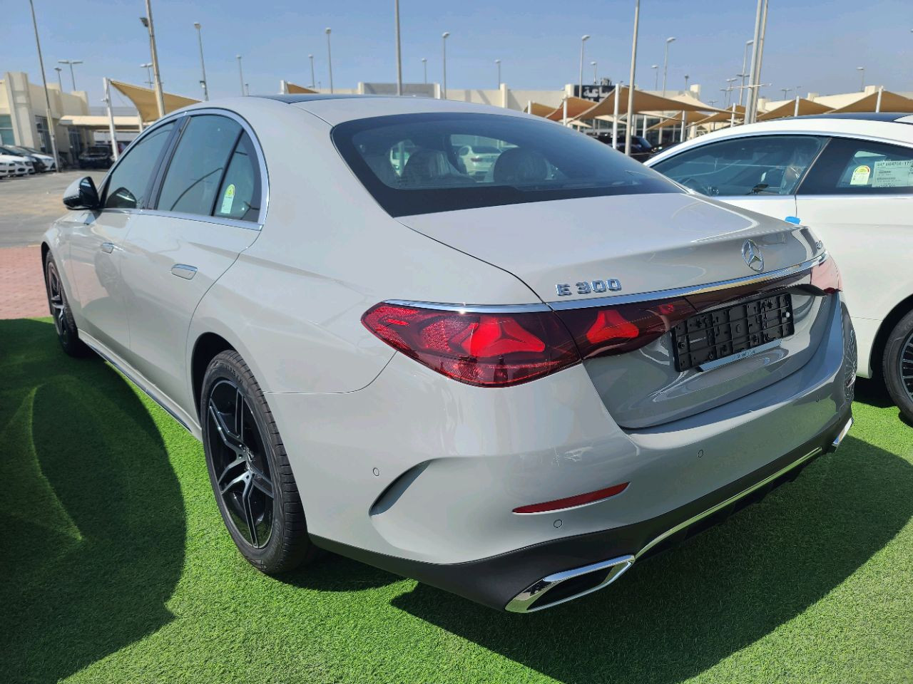Mercedes Benz E-Class - Image 12