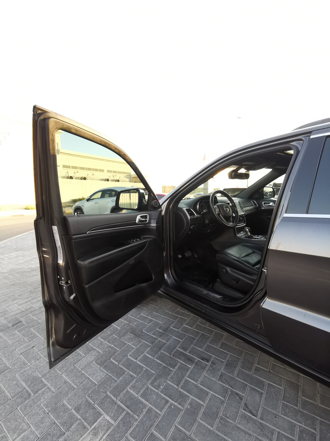 Jeep Grand Cherokee - Image 4