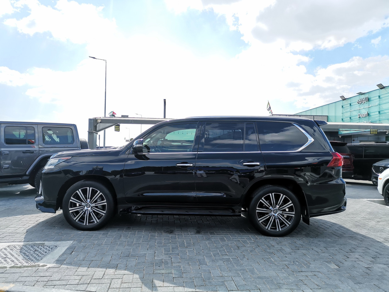Lexus LX-Series - Image 7