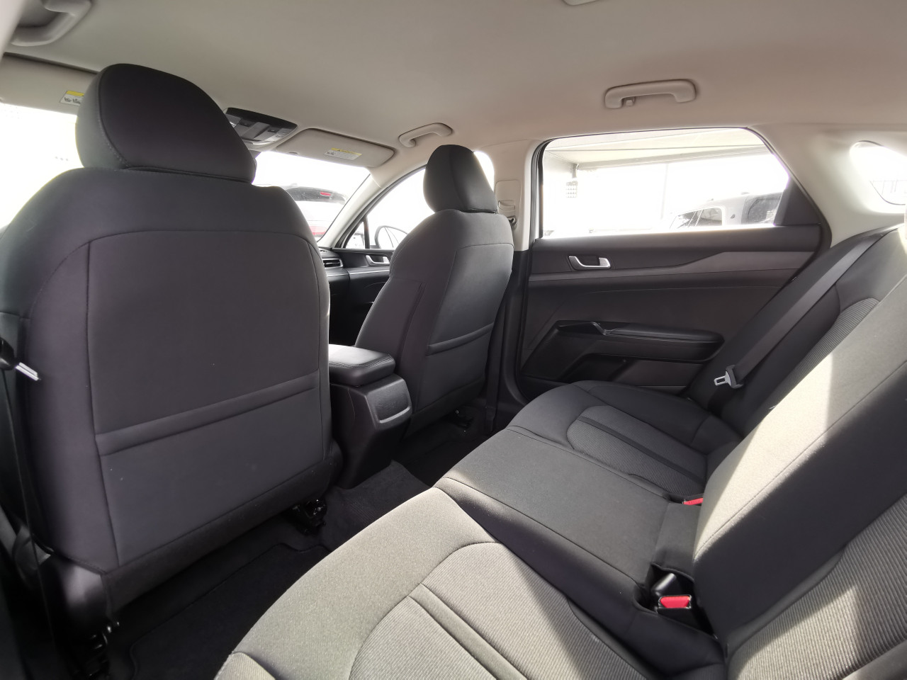 KIA K 5 - Image 9