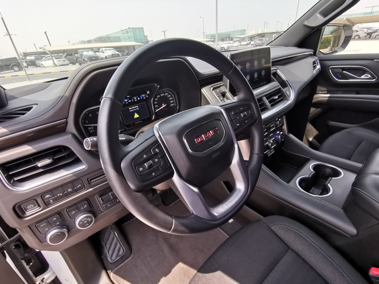 GMC Yukon - Image 10