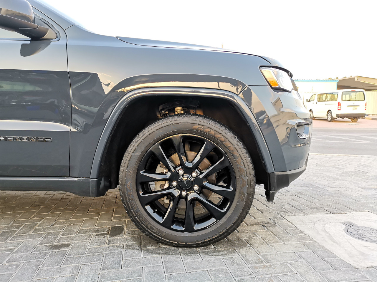 Jeep Grand Cherokee - Image 5