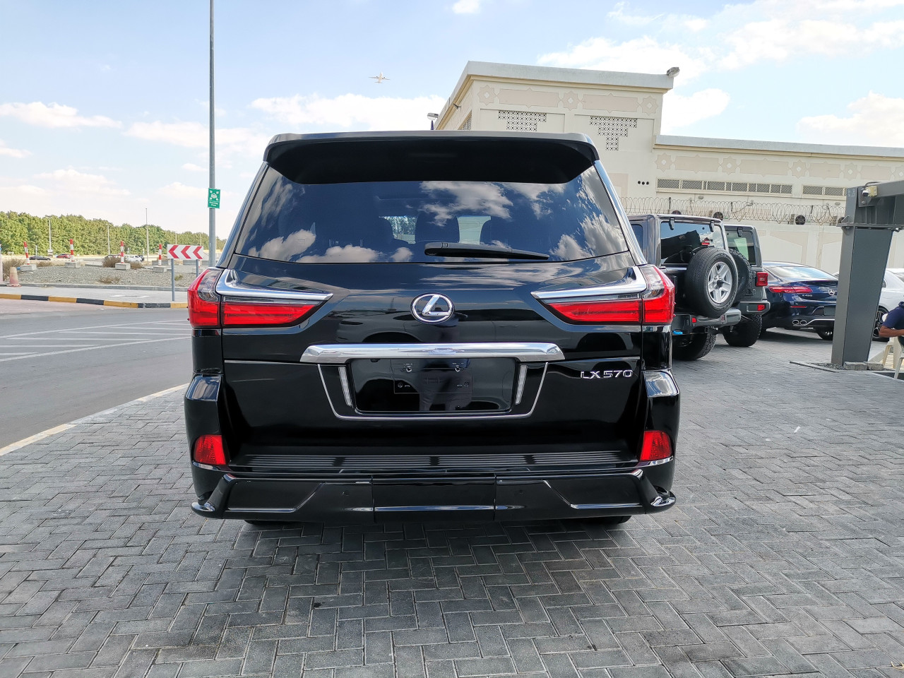 Lexus LX-Series - Image 6
