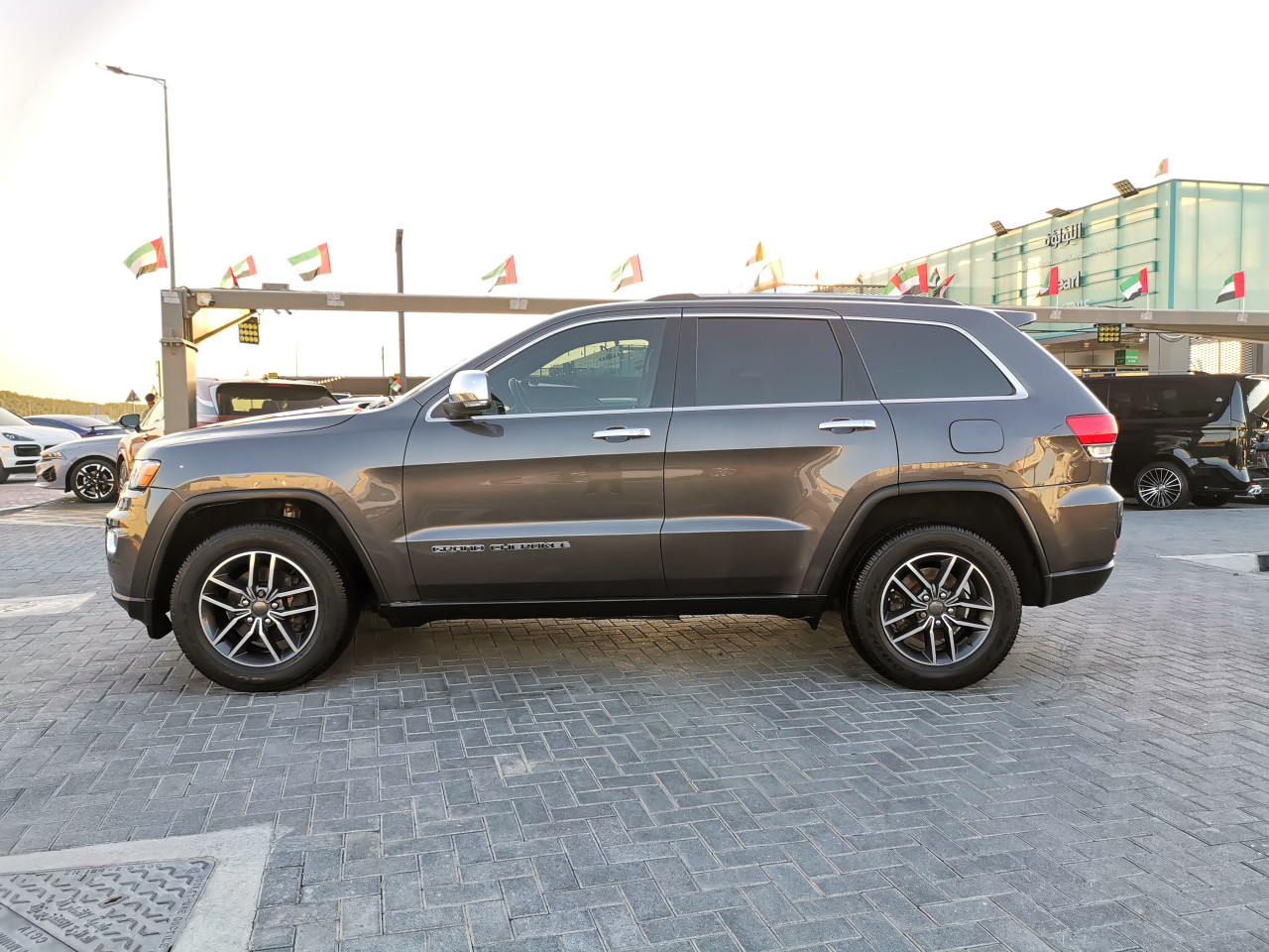 Jeep Grand Cherokee - Image 3