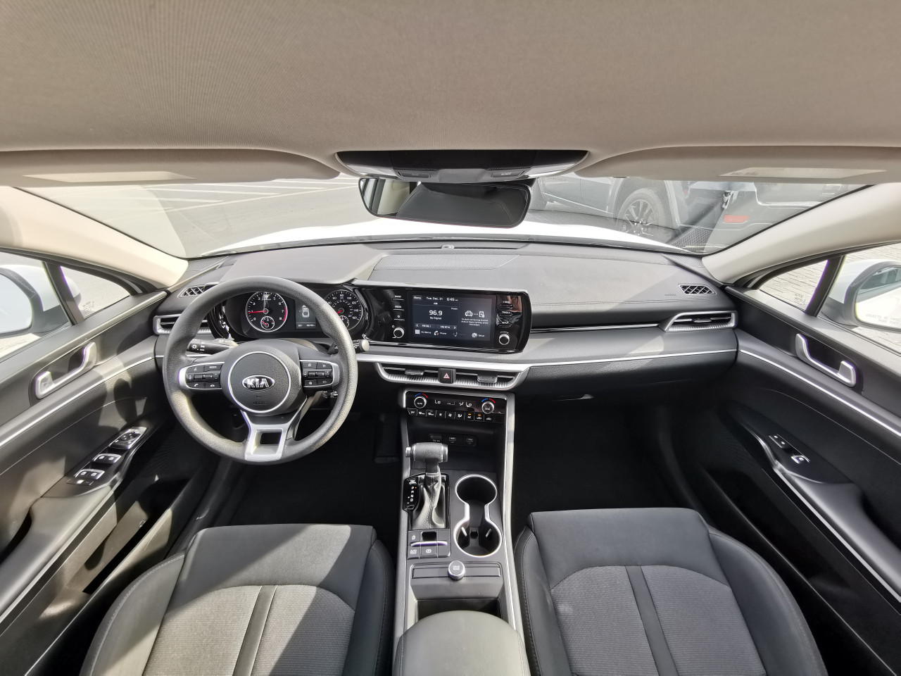 KIA K 5 - Image 10