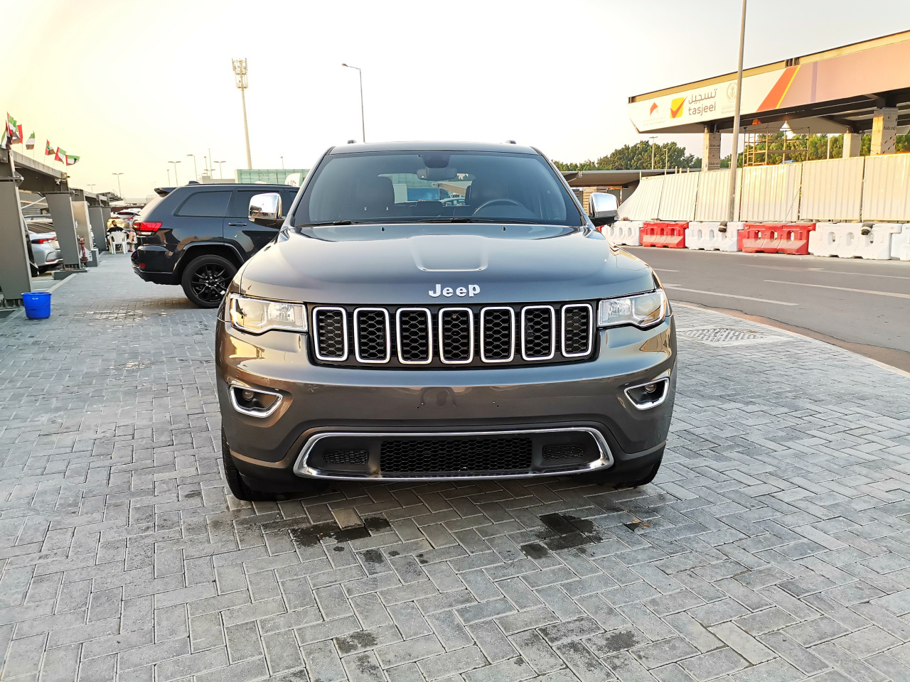 Jeep Grand Cherokee - Image 3
