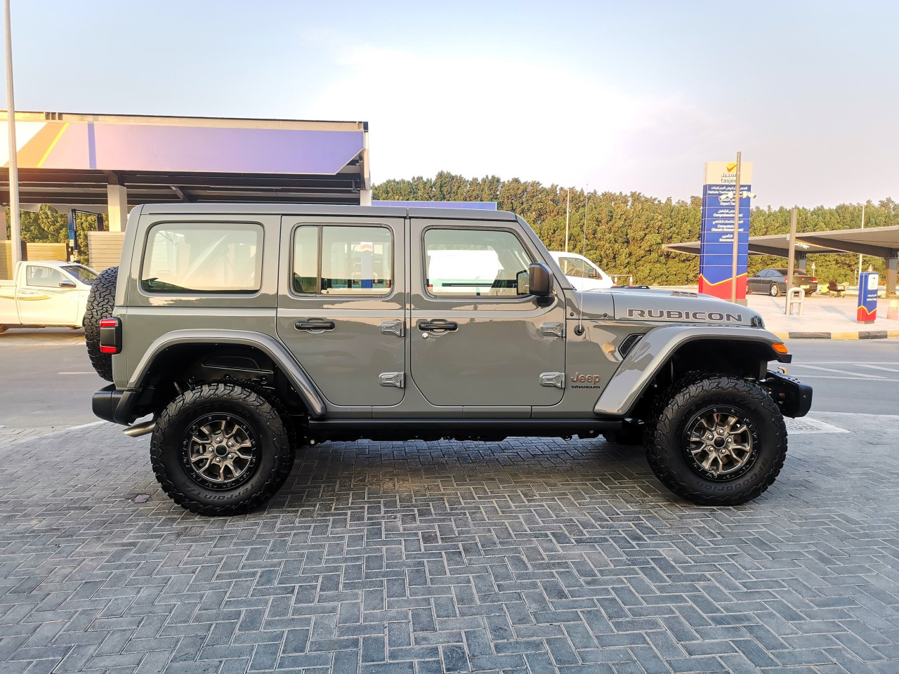 Jeep Wrangler - Image 8
