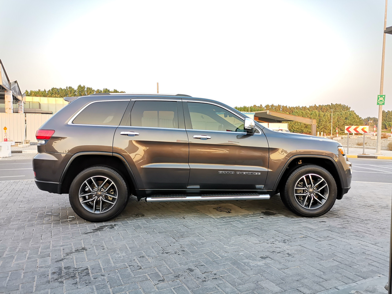 Jeep Grand Cherokee - Image 6