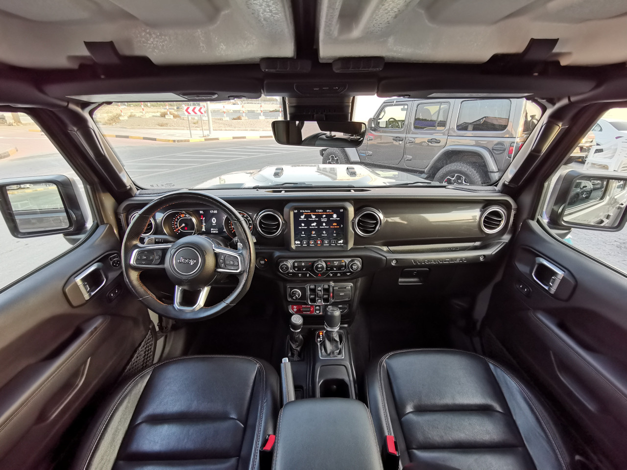 Jeep Wrangler - Image 10