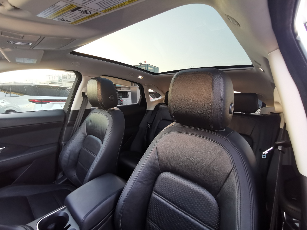 Jaguar E‑PACE - Image 8