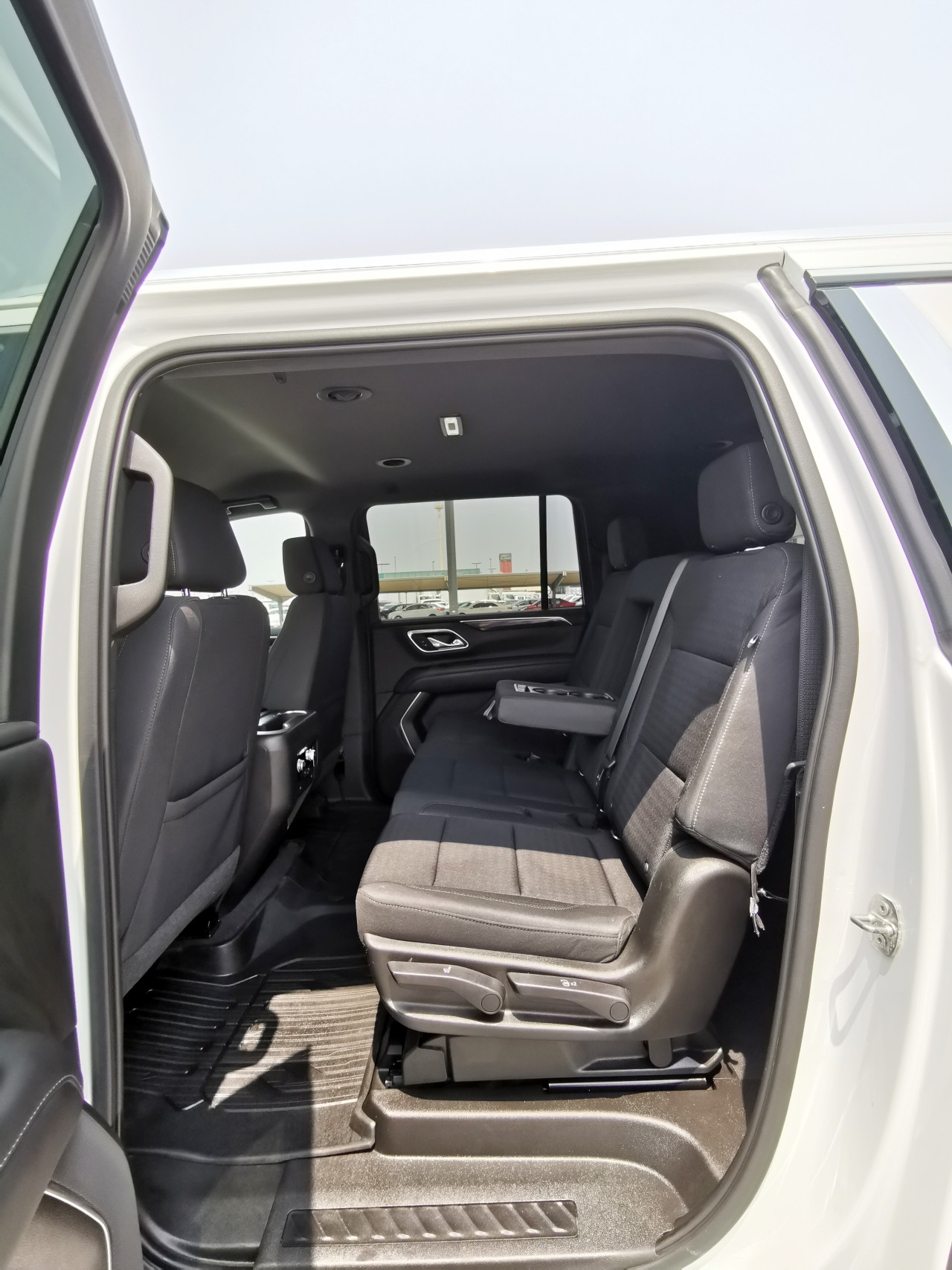 GMC Yukon - Image 12