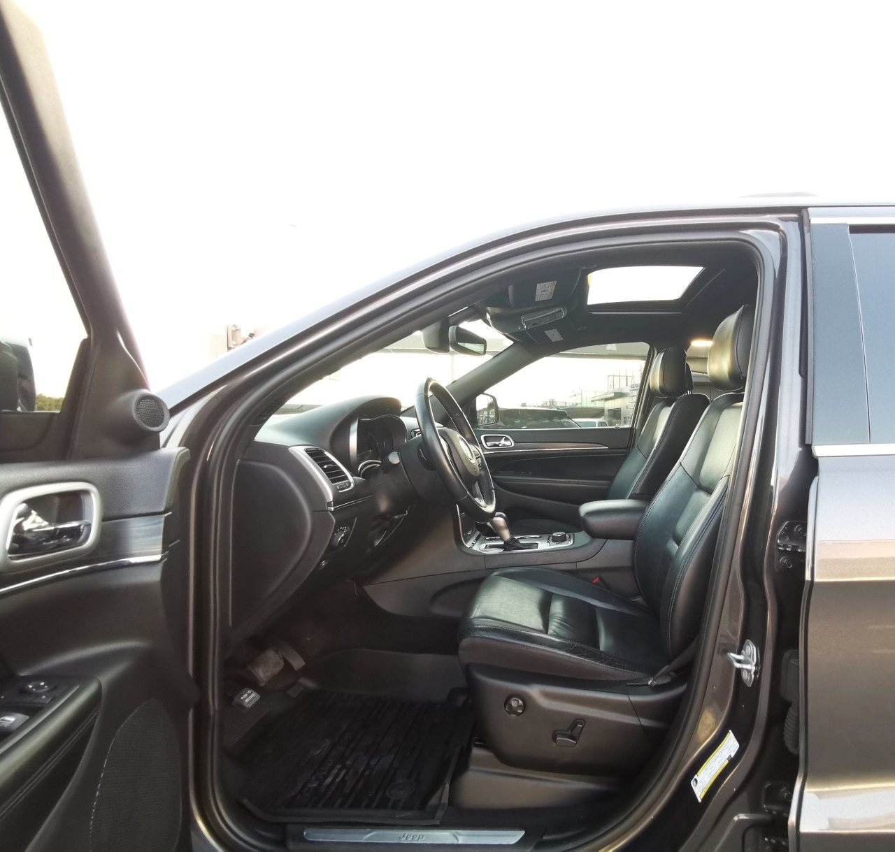 Jeep Grand Cherokee - Image 5