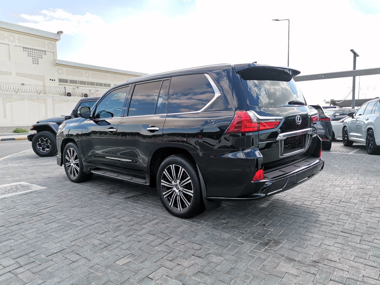 Lexus LX-Series - Image 5