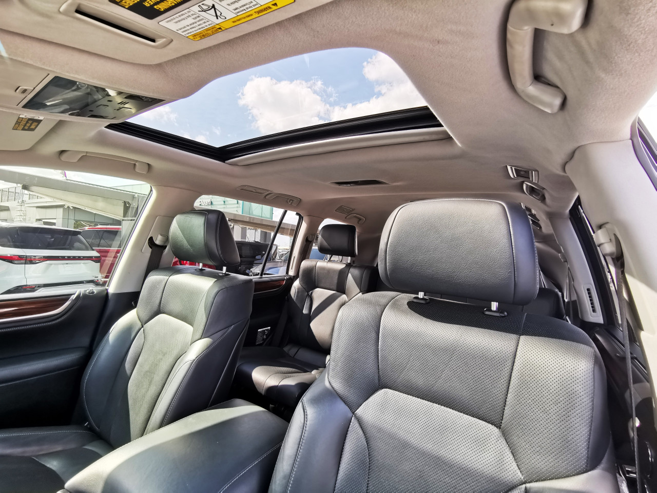 Lexus LX-Series - Image 8