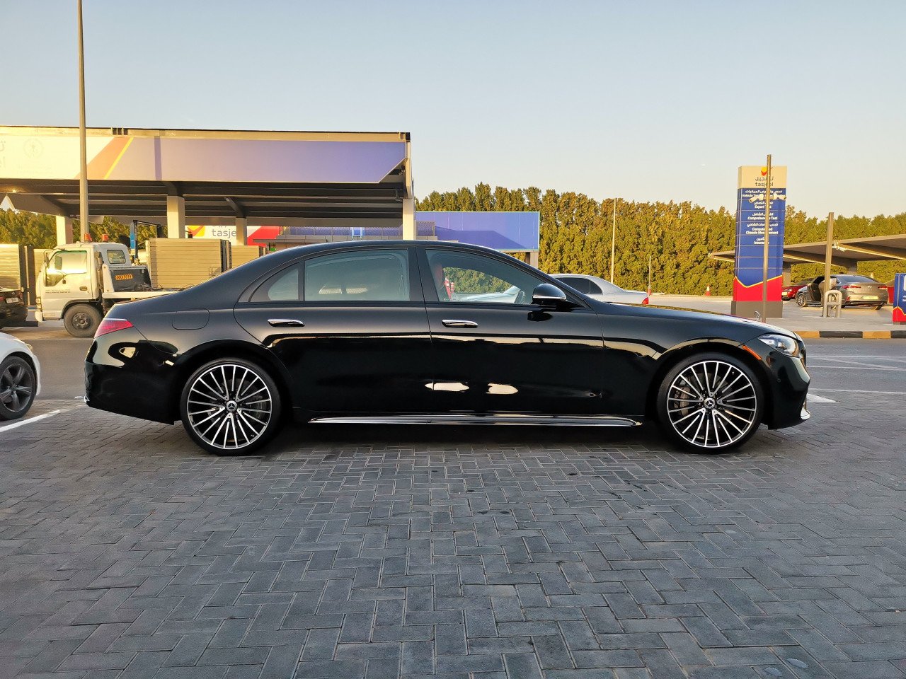Mercedes Benz S-Class - Image 7