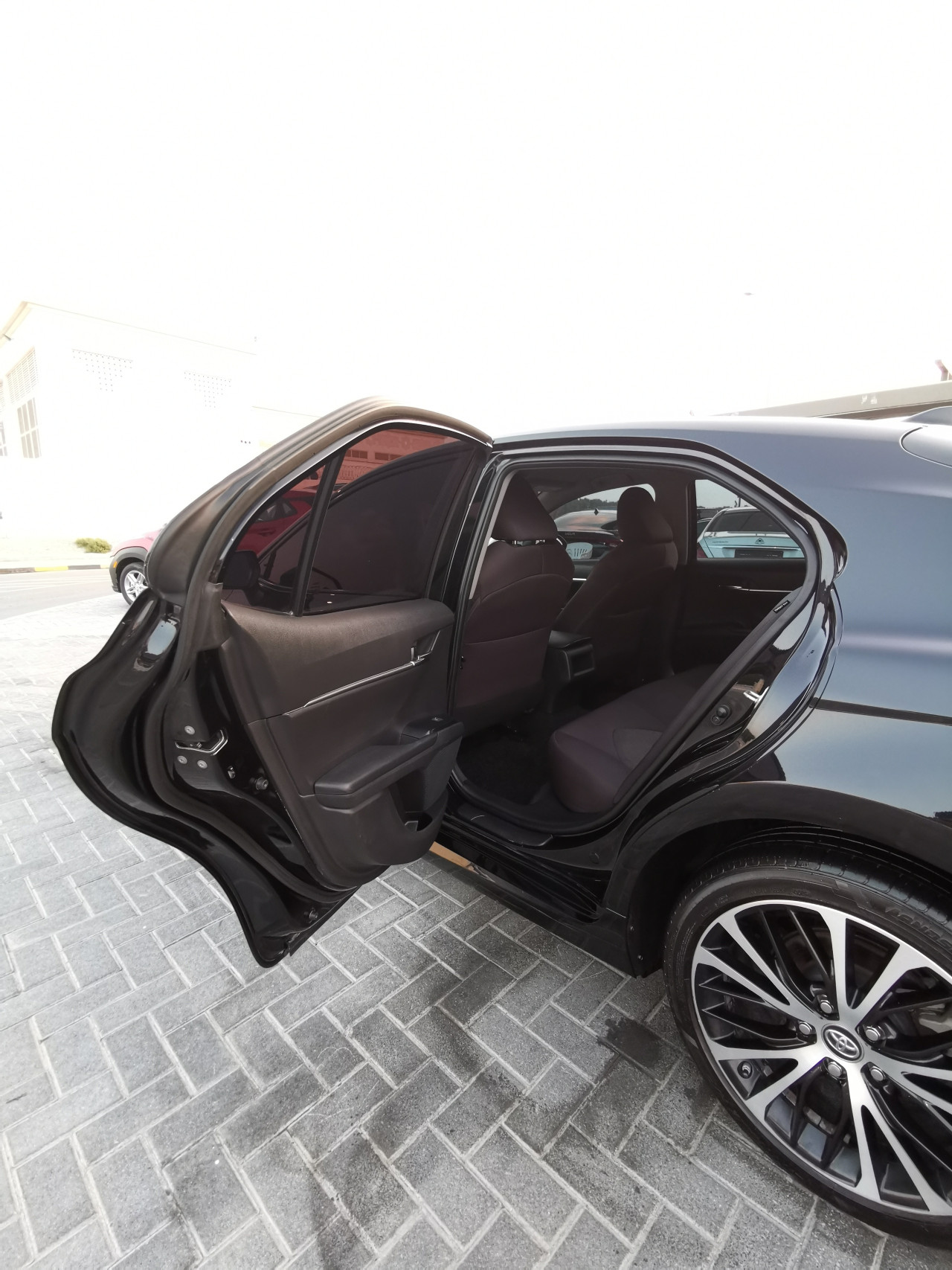 Toyota Camry - Image 8