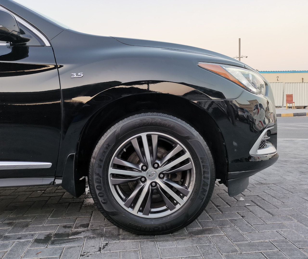 Infiniti QX60 - Image 5