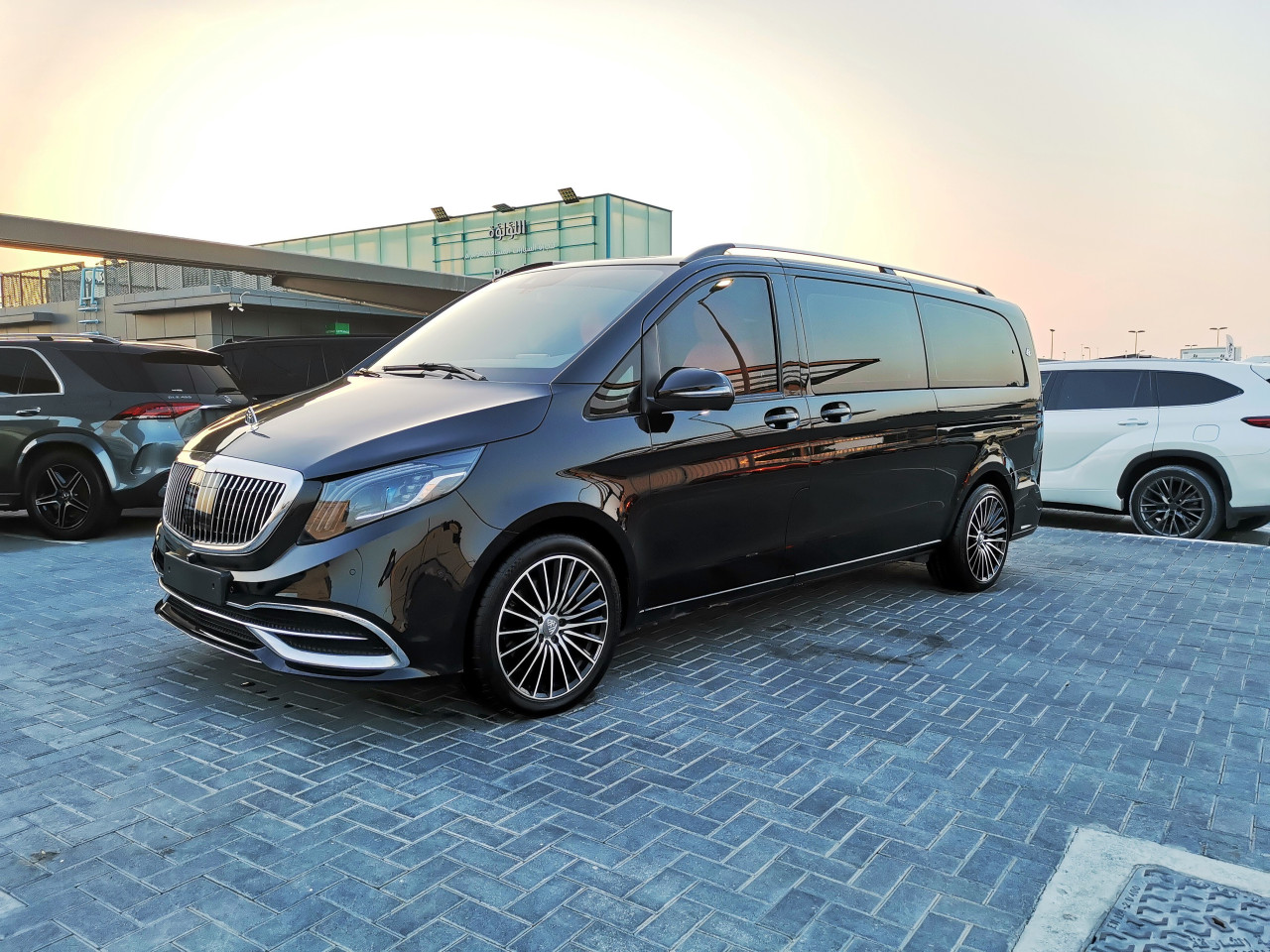 Mercedes Benz V250 - Image 3