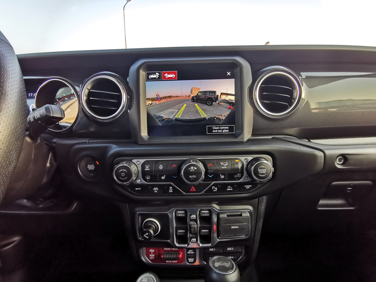 Jeep Wrangler - Image 12
