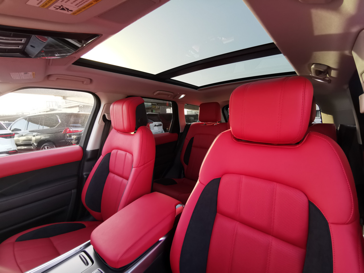 Range Rover Sport - Image 9